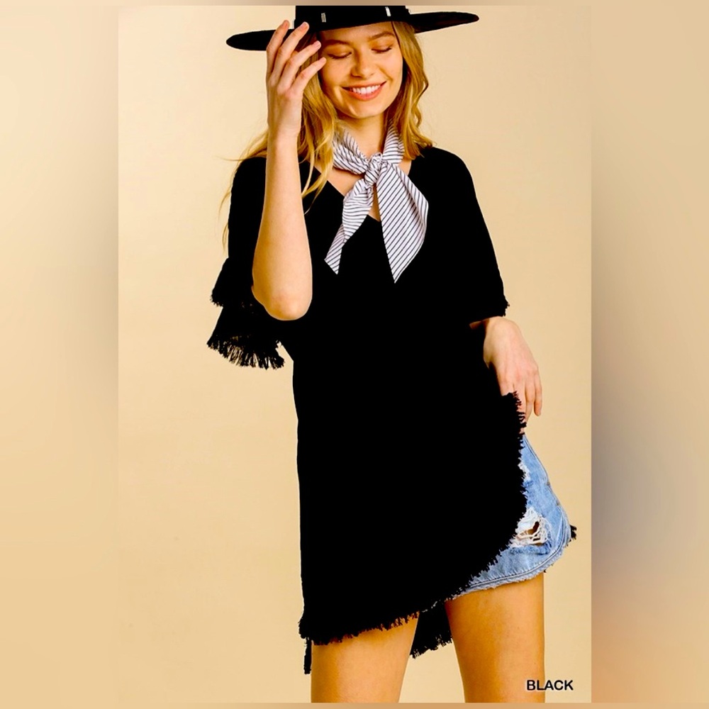 NWT UMGEE women’s Black V-Neck Fringe Tunic top Size Small